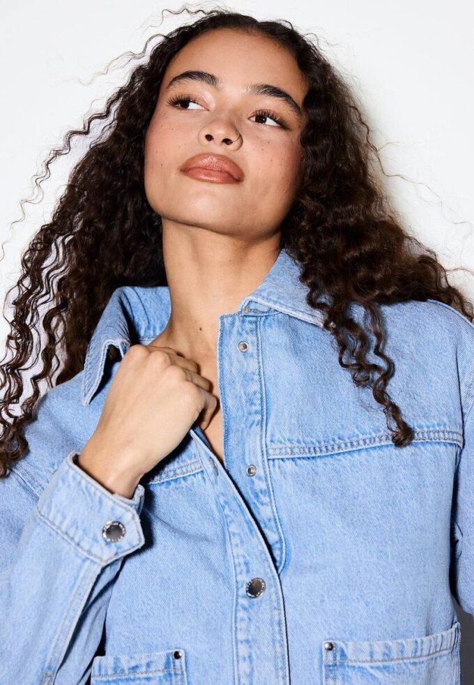 Denimjakke med lommer