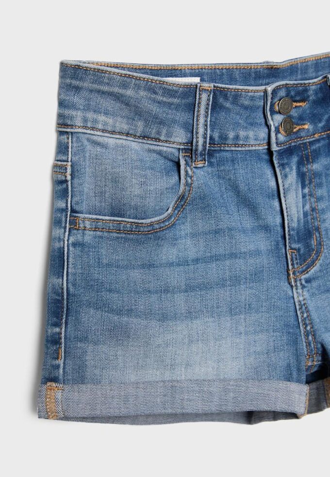 Denimshorts med oppbrett