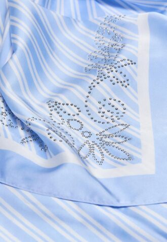 Diagonalt stripete skjerf med detaljer