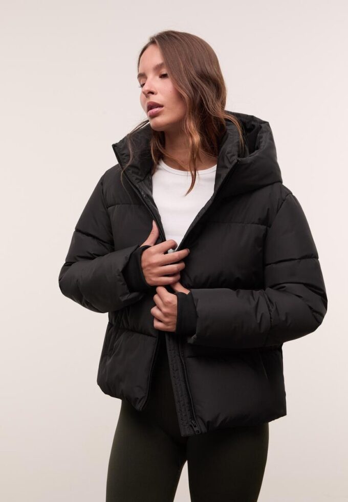 Enkel dunjakke med hette