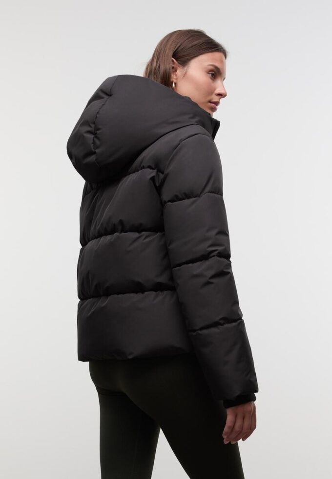 Enkel dunjakke med hette