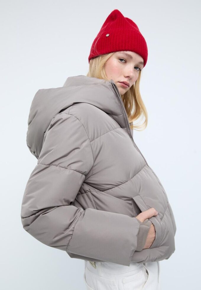 Enkel dunjakke med hette