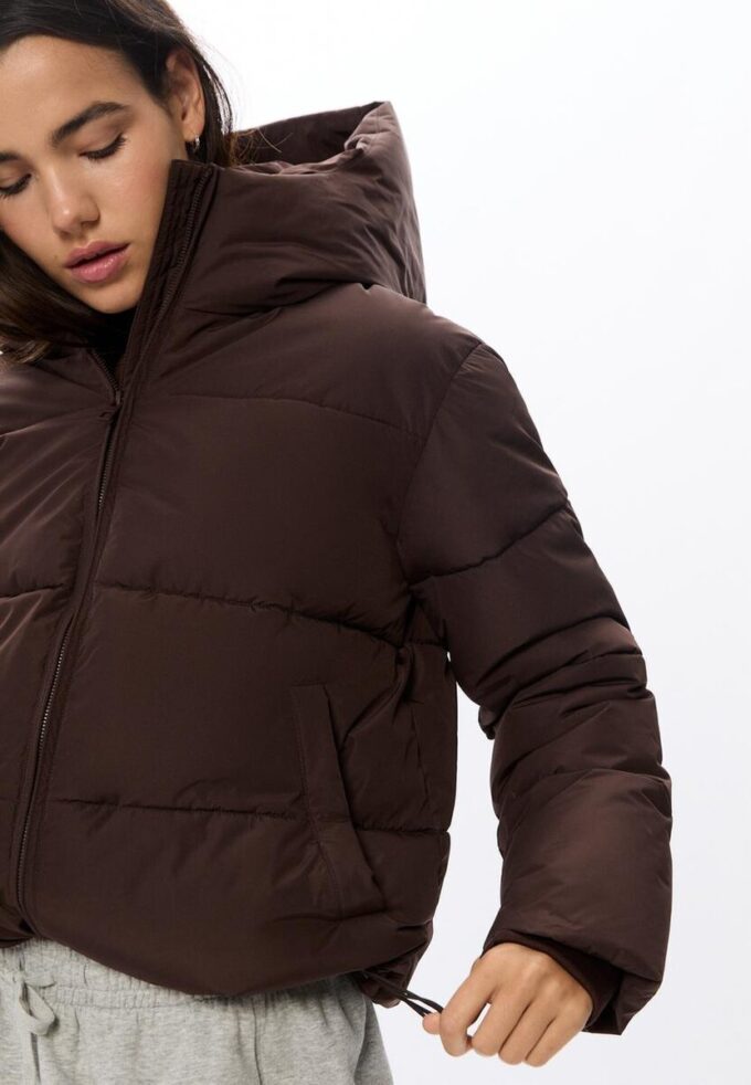 Enkel dunjakke med hette