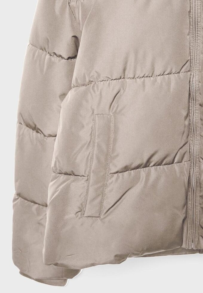 Enkel dunjakke med hette