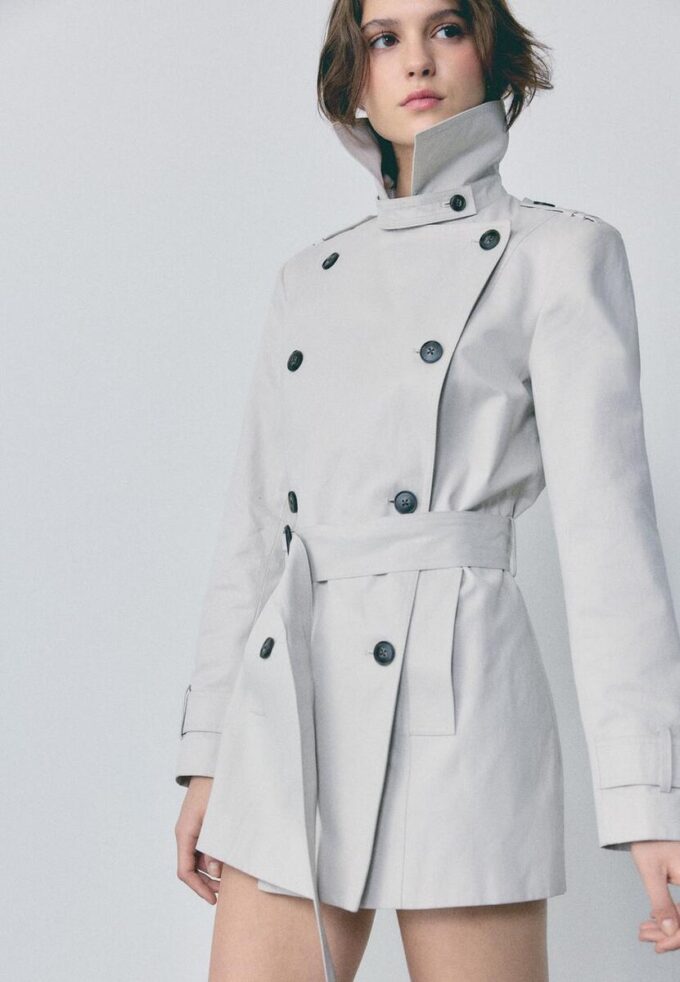 Enkel kort trenchcoat
