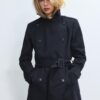 Enkel kort trenchcoat