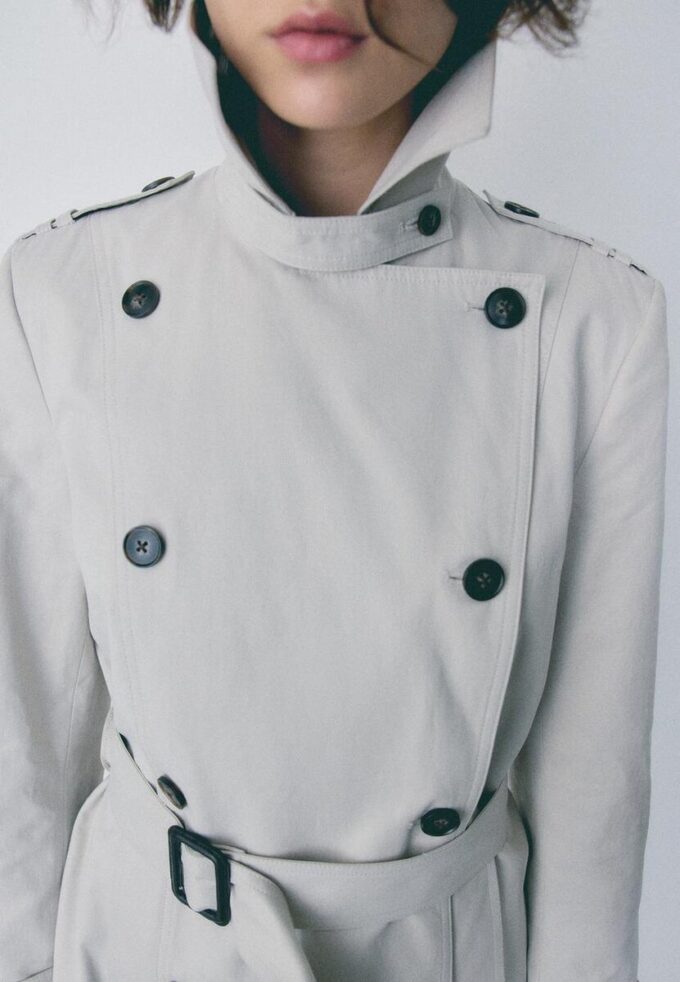 Enkel kort trenchcoat