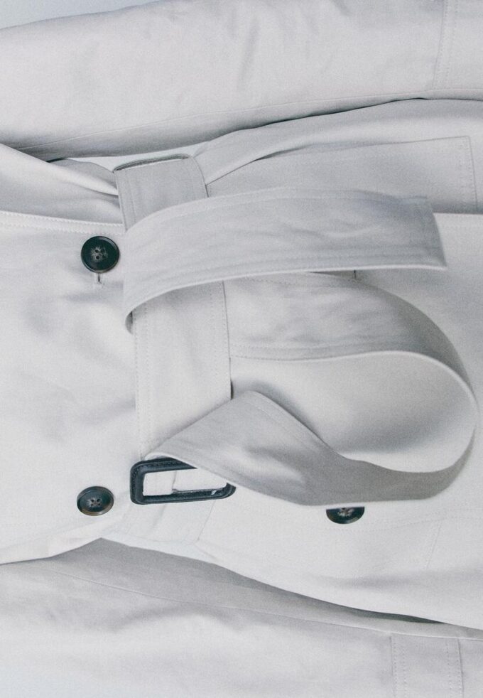 Enkel kort trenchcoat