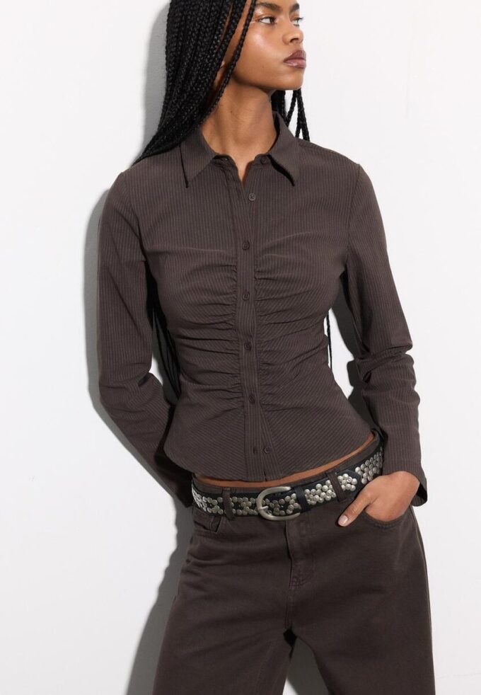 Enkel skjorte med rynker