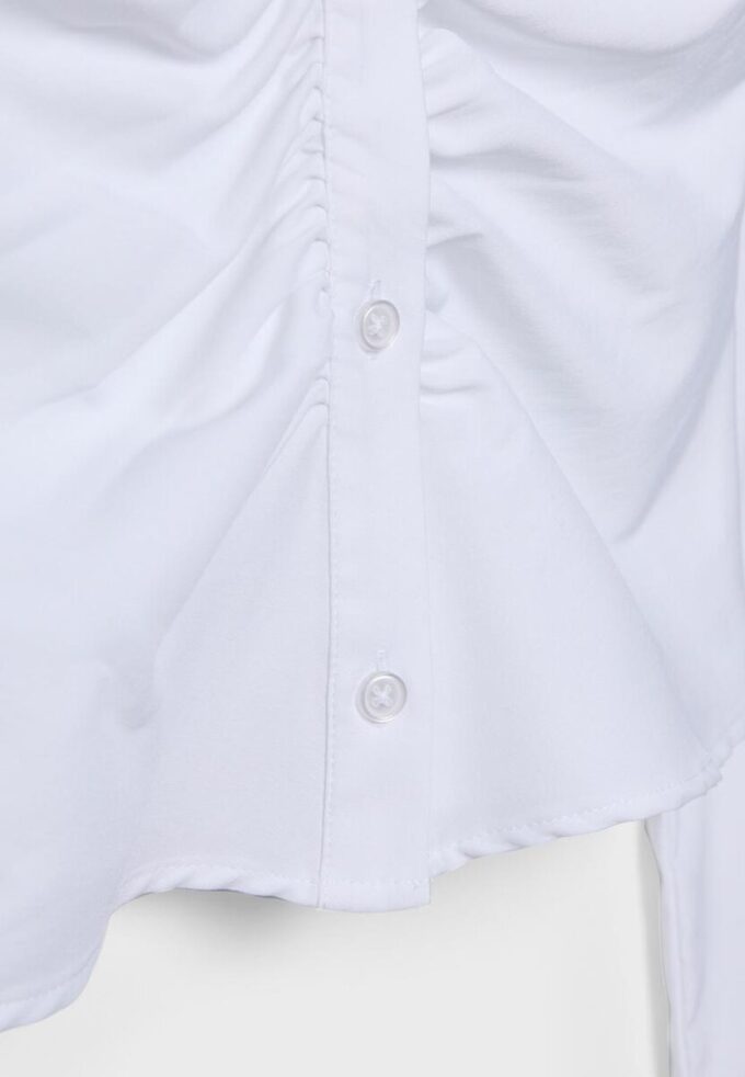 Enkel skjorte med rynker