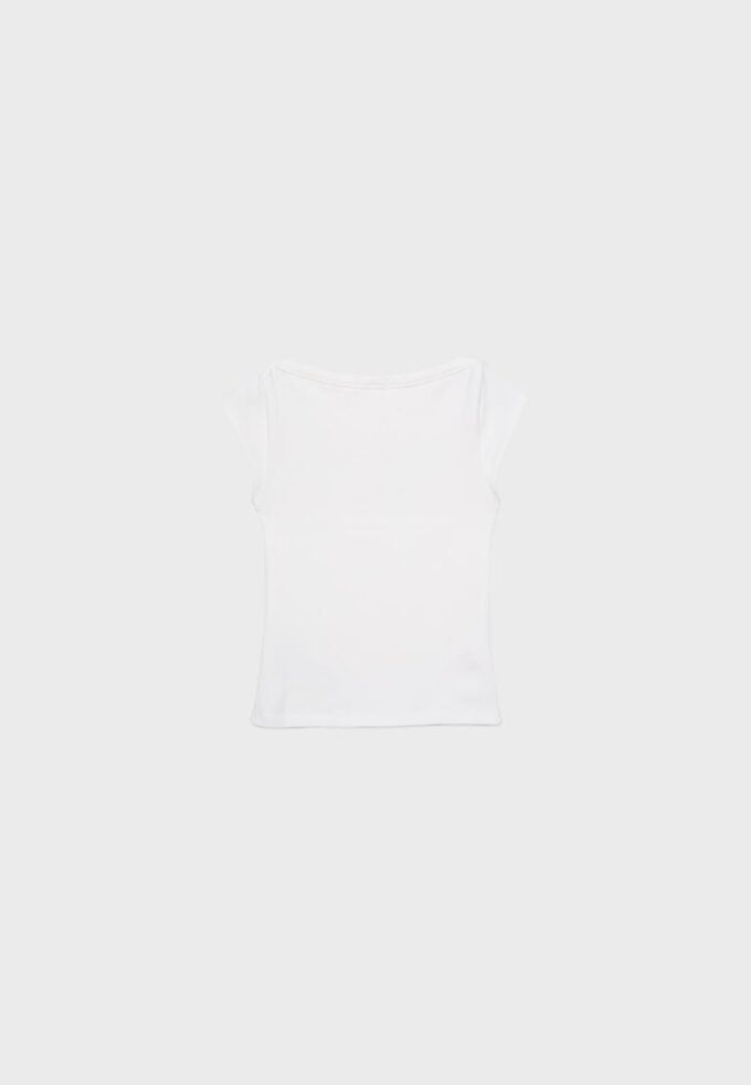 Enkel T-skjorte med båthals som basisplagg