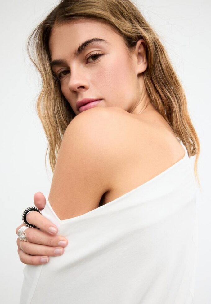 Enkel T-skjorte med flagermusermmer