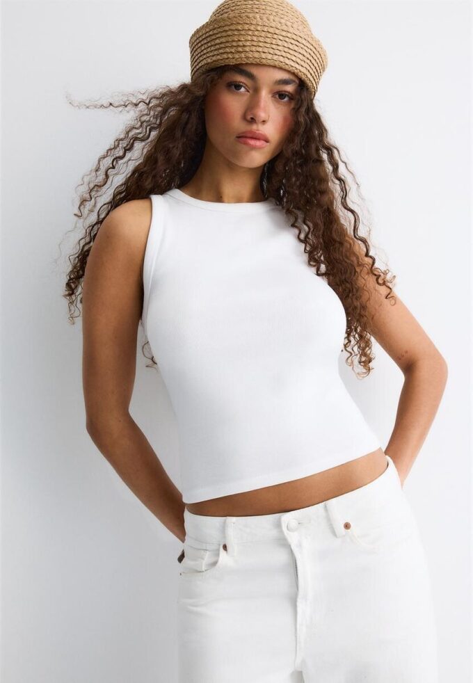 Enkel topp med racerrygg