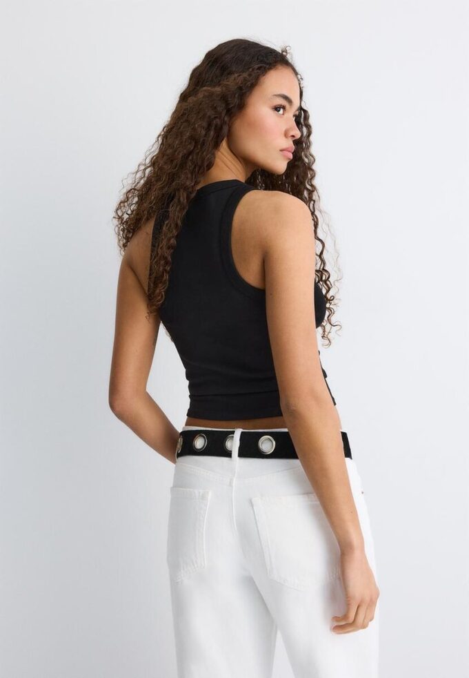 Enkel topp med racerrygg