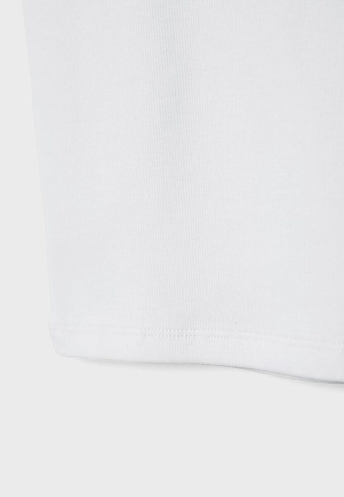 Enkel topp med racerrygg