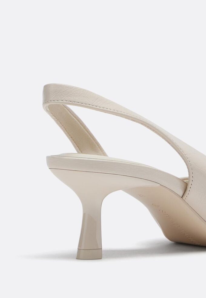 Enkle høyhælte sko