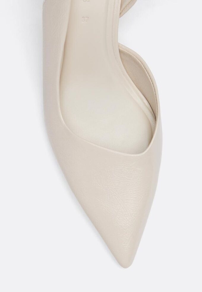 Enkle høyhælte sko