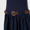 Ermeløs midikjole i to materialer med belte