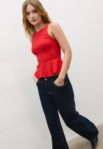 Ermeløs peplum-topper