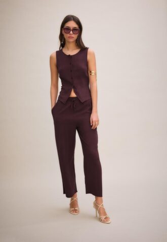 Ermeløs topp med knapper