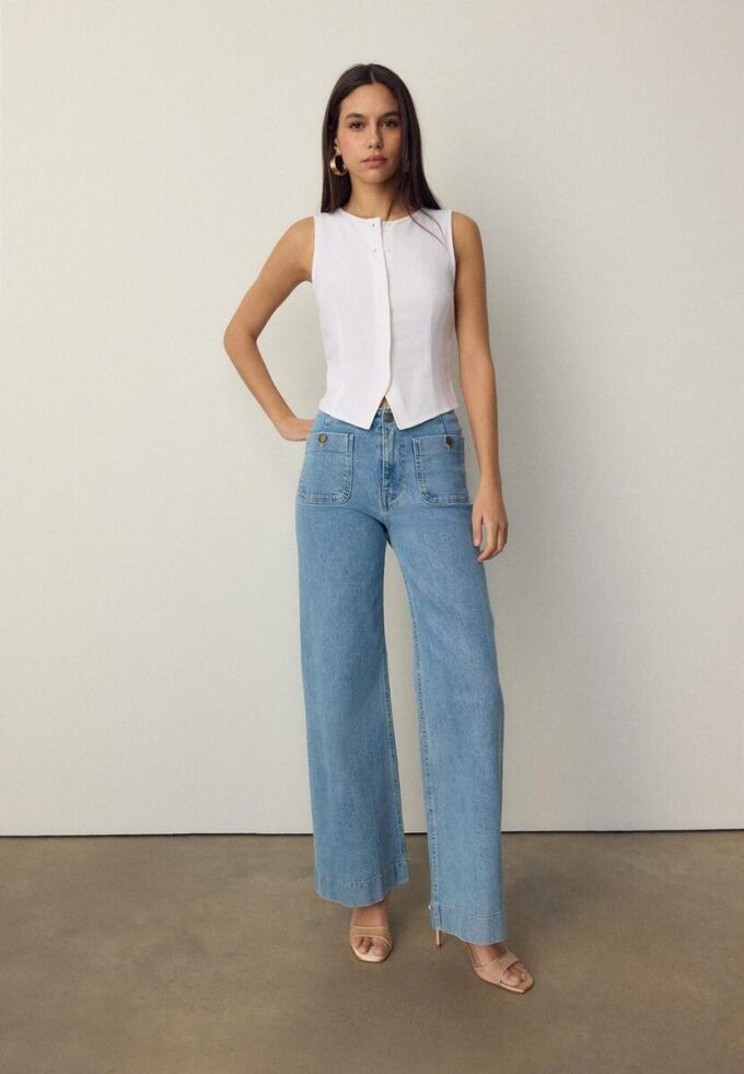 Ermeløs topp med knapper