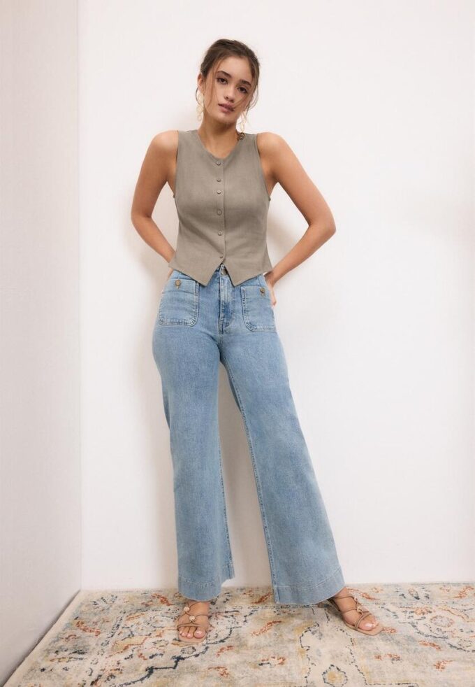 Ermeløs topp med knapper