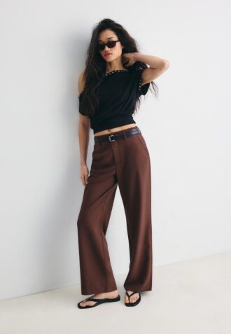 Flott, rett buksemodell med belte