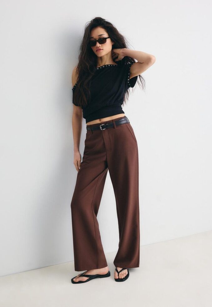 Flott, rett buksemodell med belte