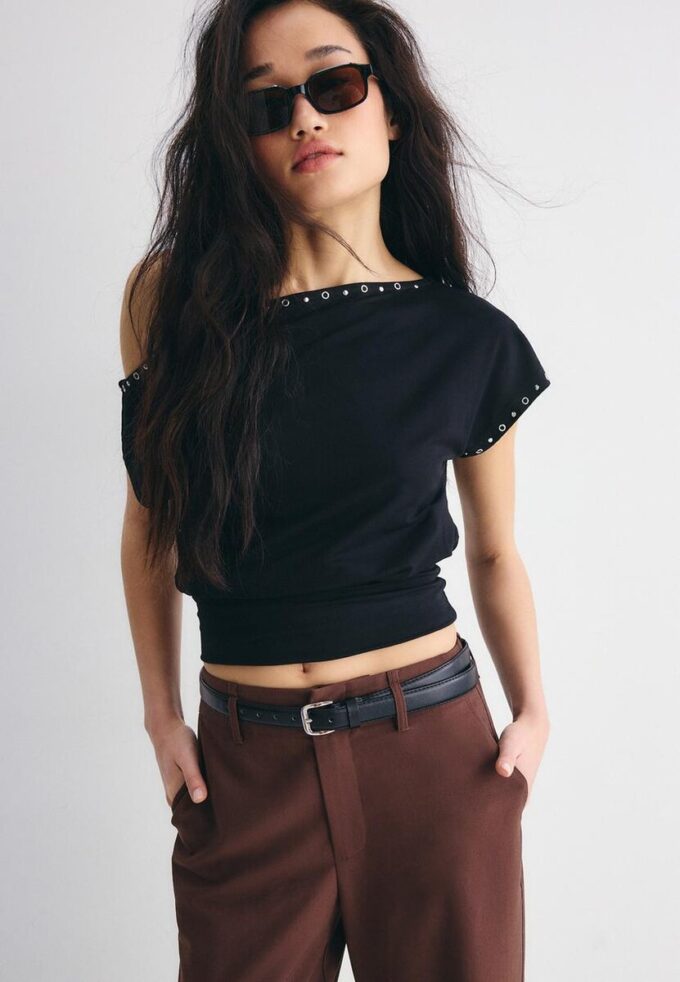 Flott, rett buksemodell med belte