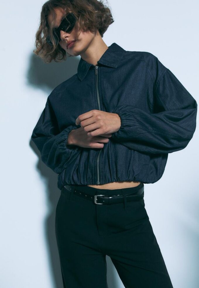 Flott, rett buksemodell med belte