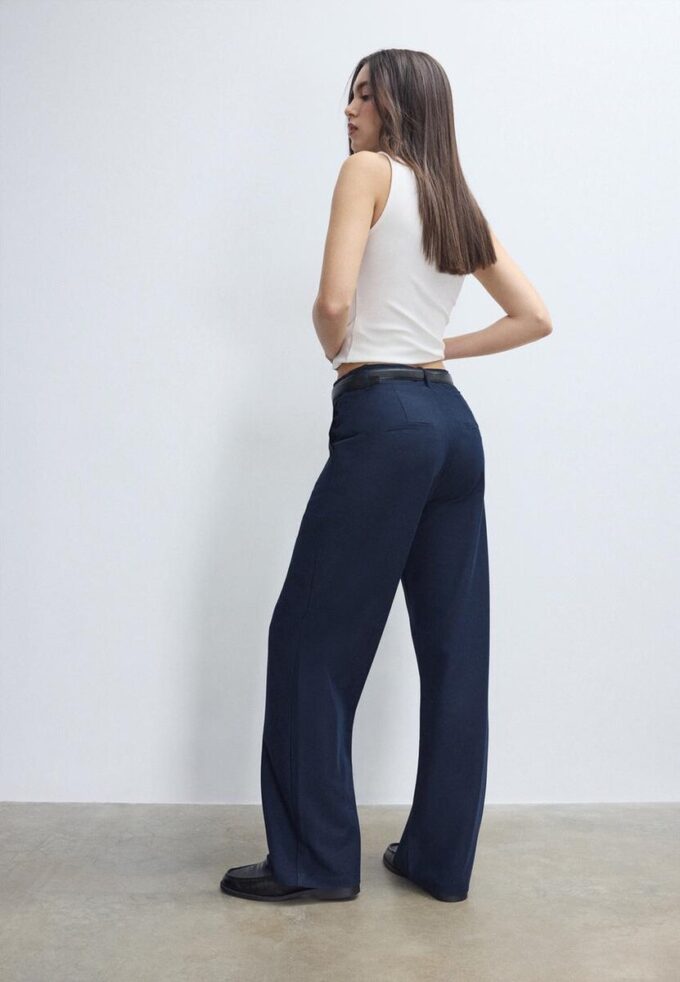 Flott, rett buksemodell med belte