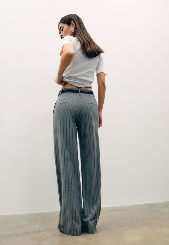 Flott, rett buksemodell med belte