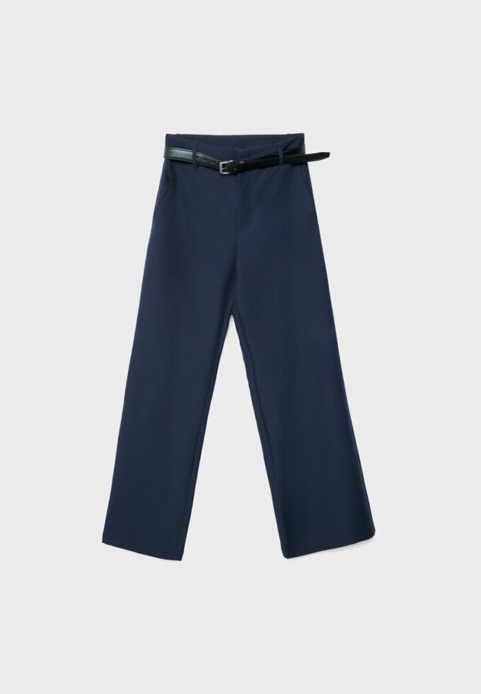 Flott, rett buksemodell med belte