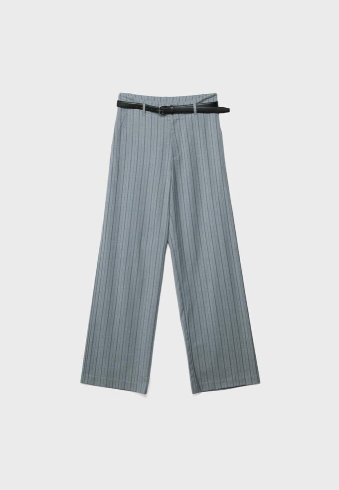 Flott, rett buksemodell med belte