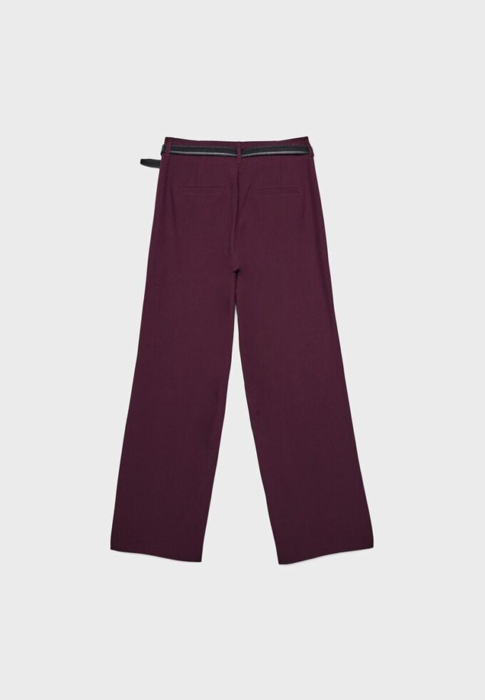 Flott, rett buksemodell med belte