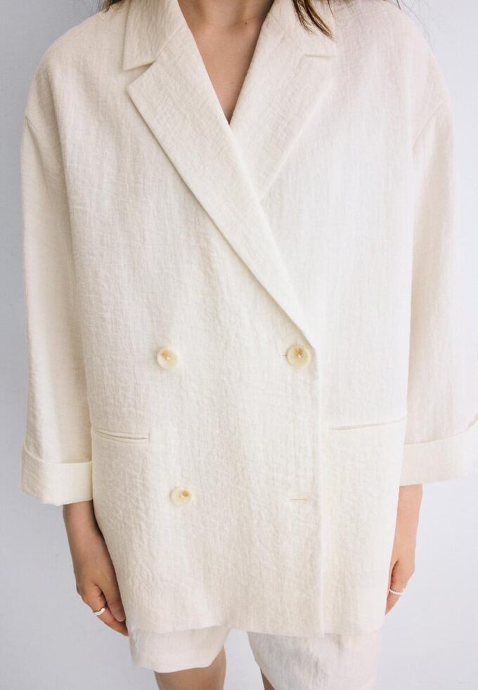 Flytende blazer med dobbel knappestolpe