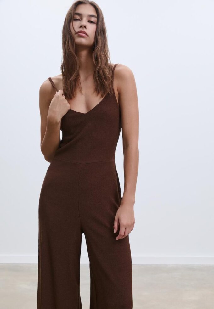 Flytende jumpsuit med stropper