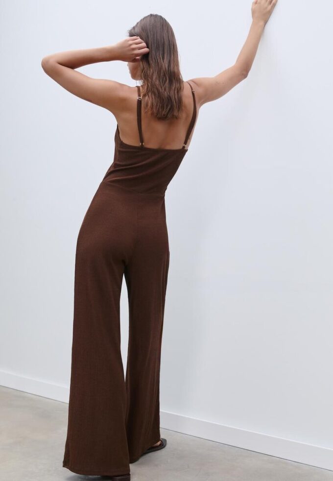 Flytende jumpsuit med stropper