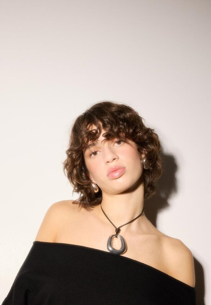 Halskjede med snor og anheng