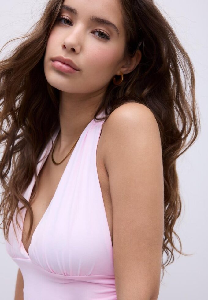 Halter-top med rynket bånd i nakken