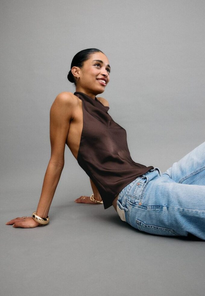 Haltertop med satineffekt