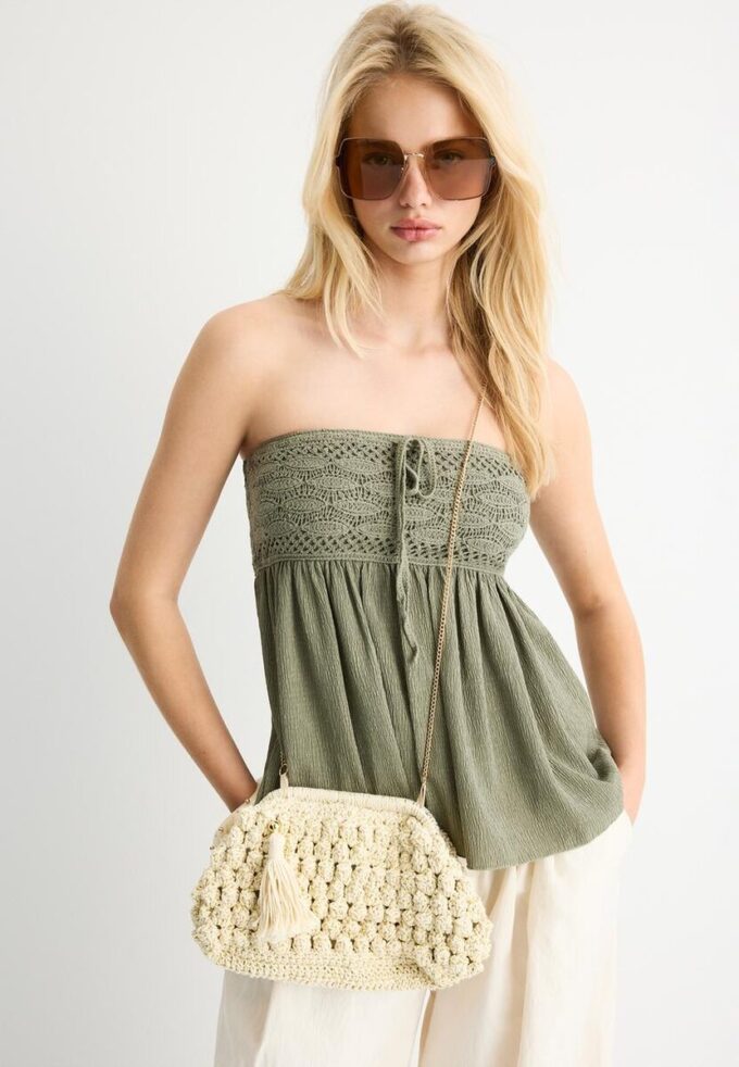 Heklet bøtteveske med metalltråd