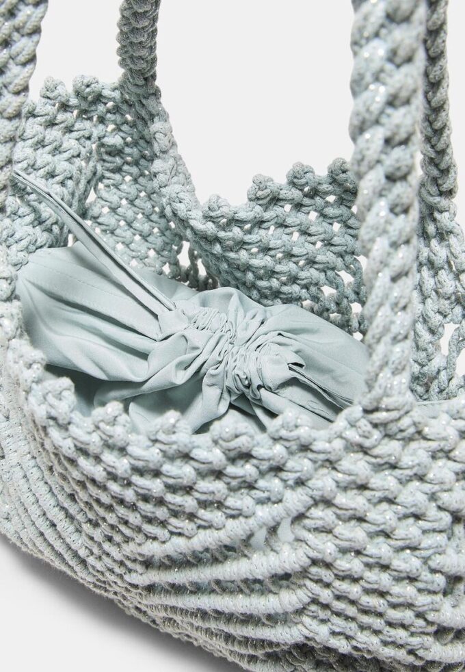 Heklet shopperveske med metalltråd