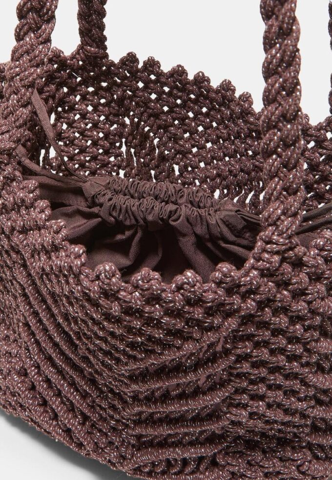 Heklet shopperveske med metalltråd