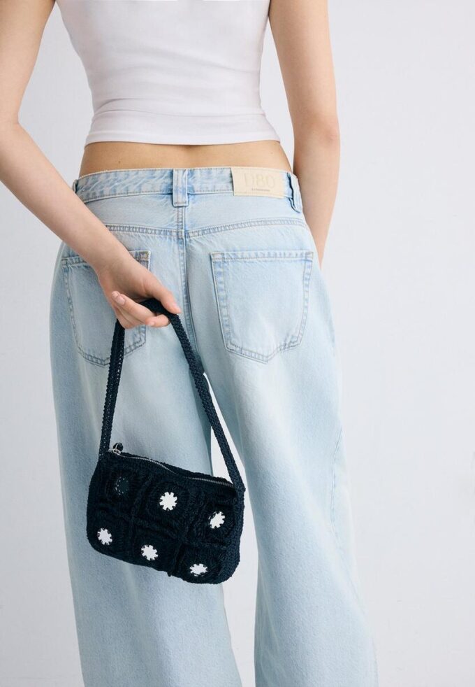 Heklet skulderveske med speil