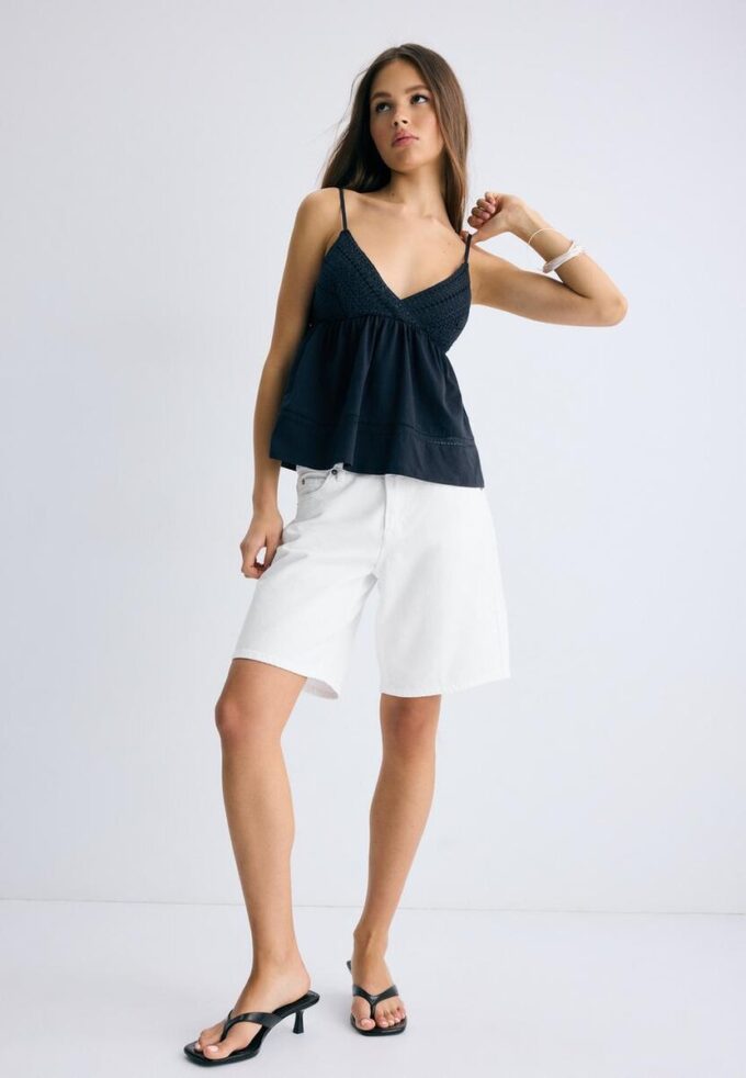 Heklet topp med stropper