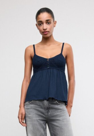 Heklet topp med volanger