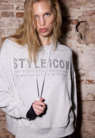 Hettegenser med rhinestones