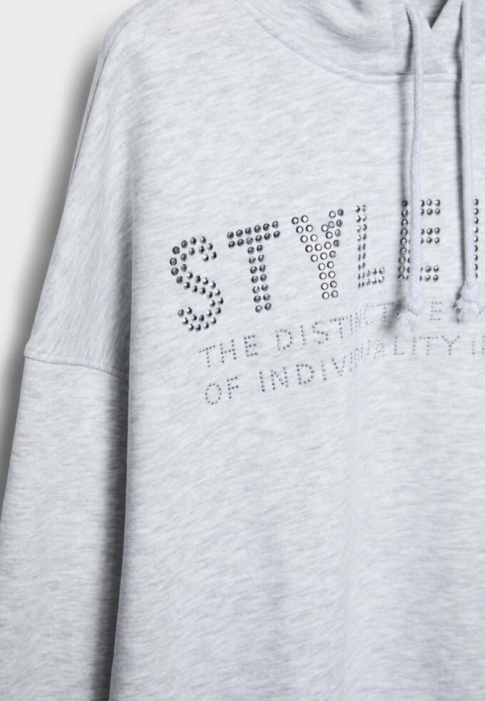 Hettegenser med rhinestones