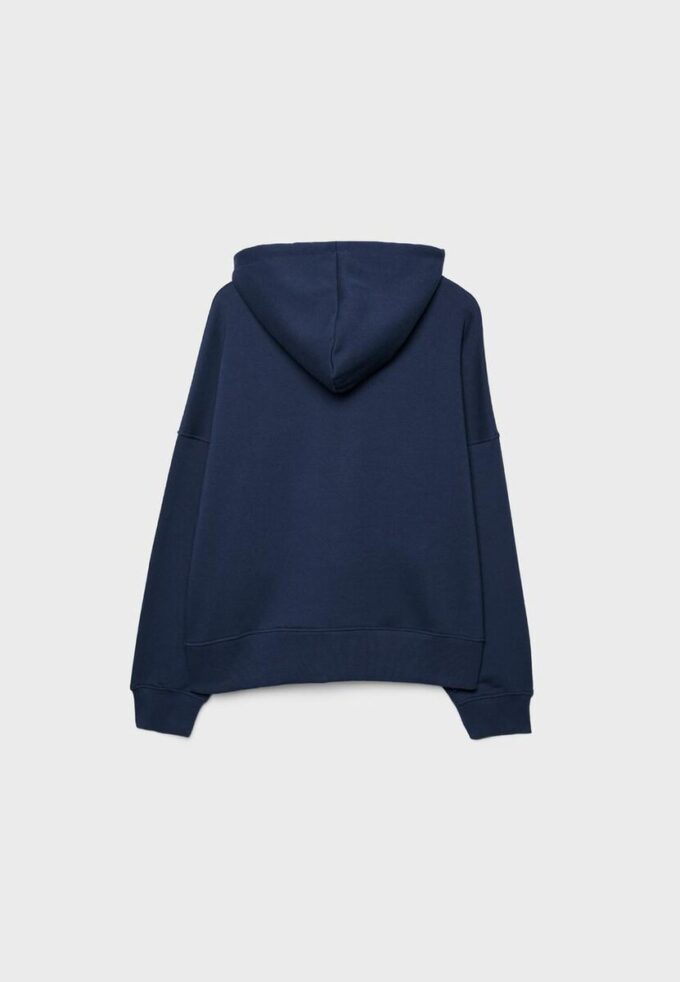 Hettegenser med rhinestones